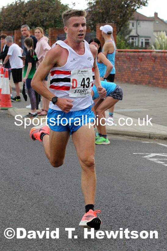Senior mens 6 stage relay, 2021 Northern 6 and 4 Stage and Young Athletes Road Relays, Redcar. Photo: David T. Hewitson/Sports for All Pics